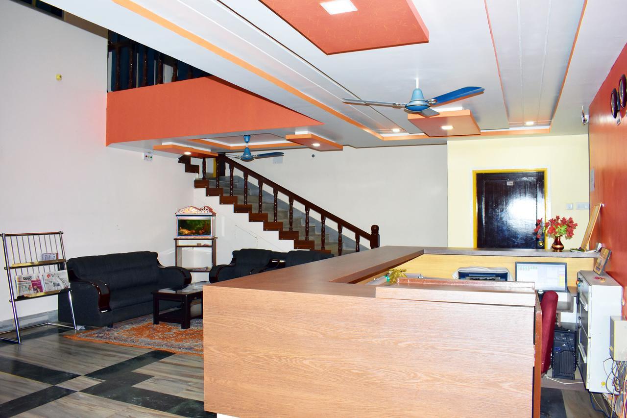 Hotel Triveni Balangir Exterior foto